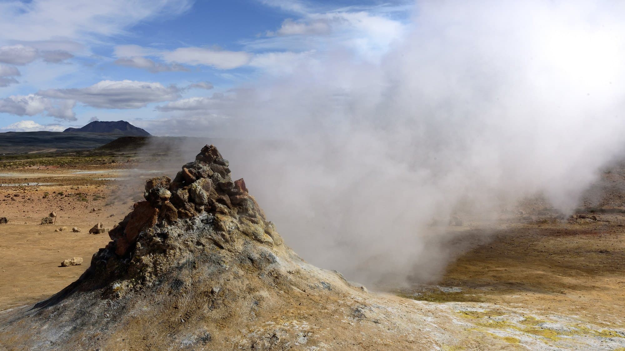 Une fumerolle dans la zone géothermique de Hverir, près de Mývatn